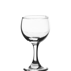 Tomt snapseglas i klart glas